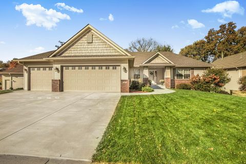 Homes For Sale - 3615 Southridge Court<br/> Saint Cloud, MN 56301
