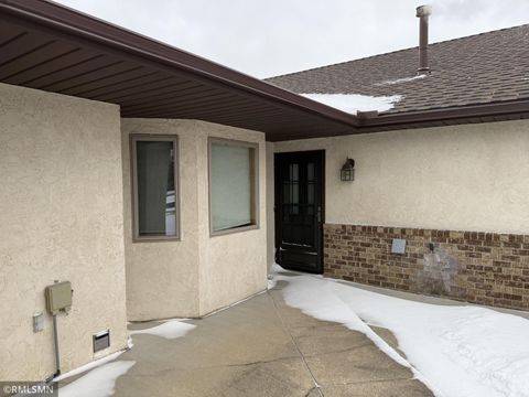 Townhouse For Sale - 1928 Vierling Drive<br/> Shakopee, MN 55379