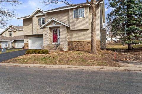 Townhouse For Sale - 2907 Devonshire Circle<br/> Washington County, Saint Paul, MN 55125