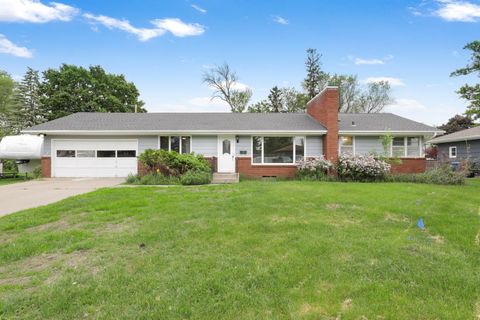 Homes For Sale - 561 Bennett Drive<br/> Fridley, MN 55432