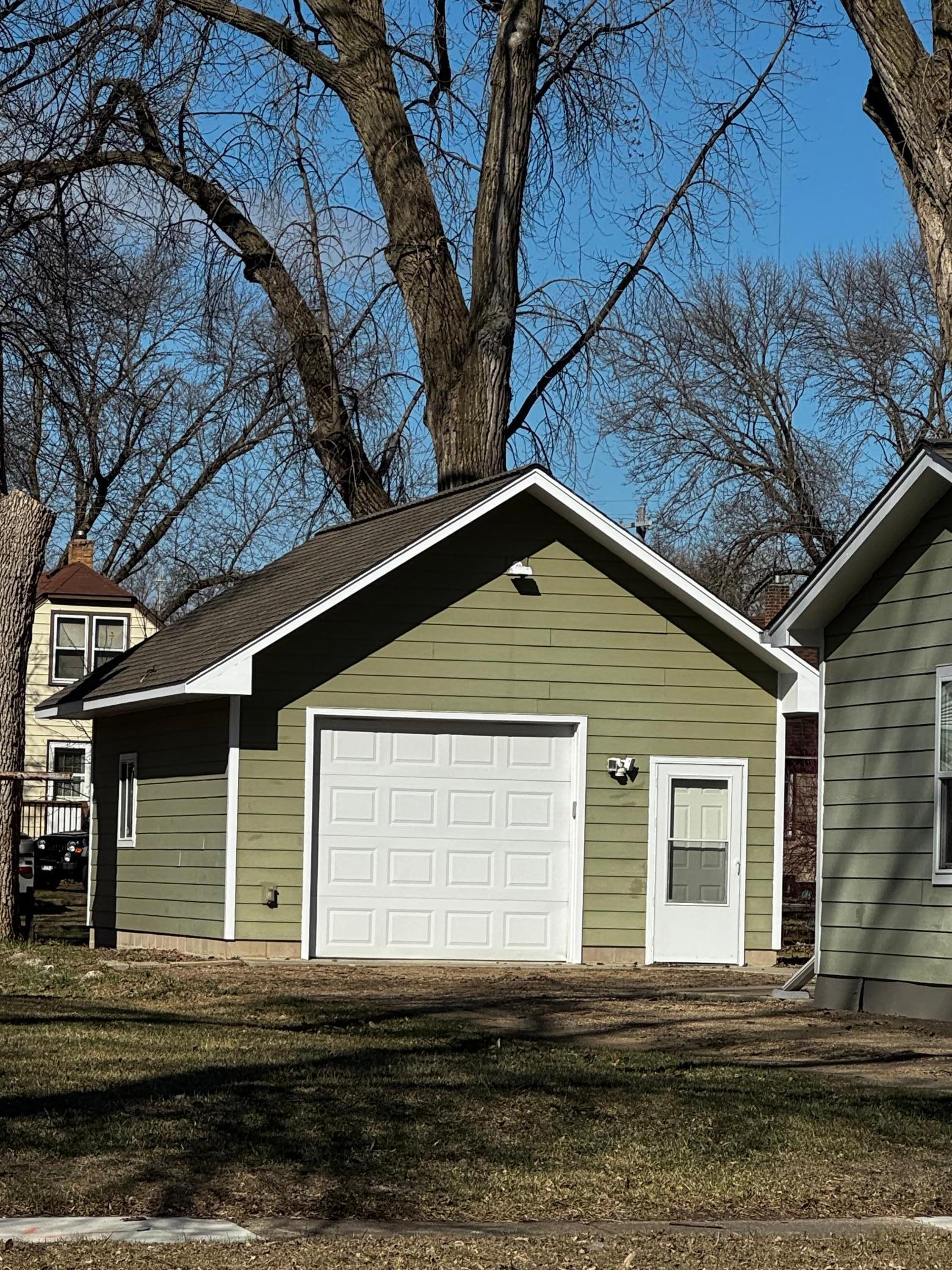 712 10th Street, Willmar, Minnesota image 2