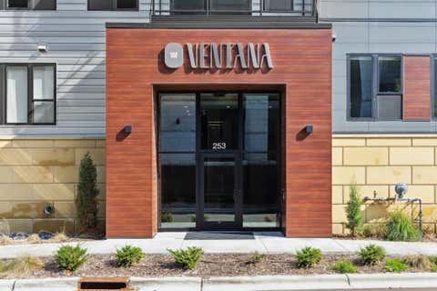 Condo For Rent - 253 Lake Street<br/> Wayzata, MN 55391