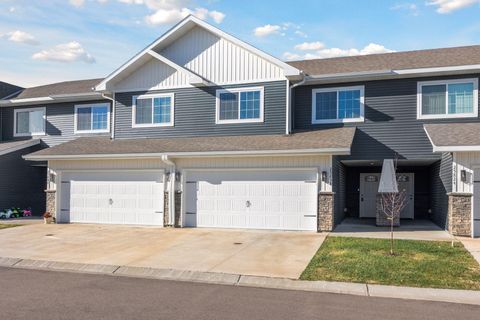 Townhouse For Sale - 25834 Cardinal Street<br/> Scott County, Elko New Market, MN 55054