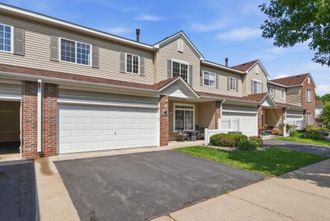 Townhouse For Sale - 17156 Monroe Street<br/> Elk River, MN 55330