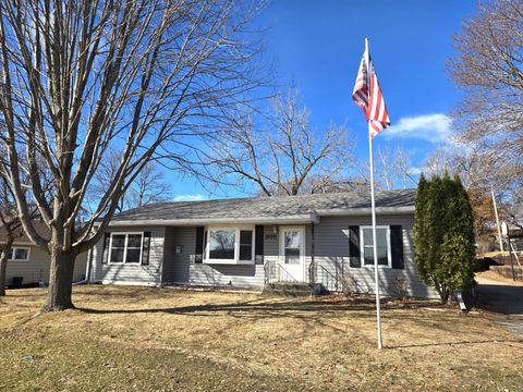 Homes For Sale - 305 3rd Avenue<br/> Stearns County, Sartell, MN 56377