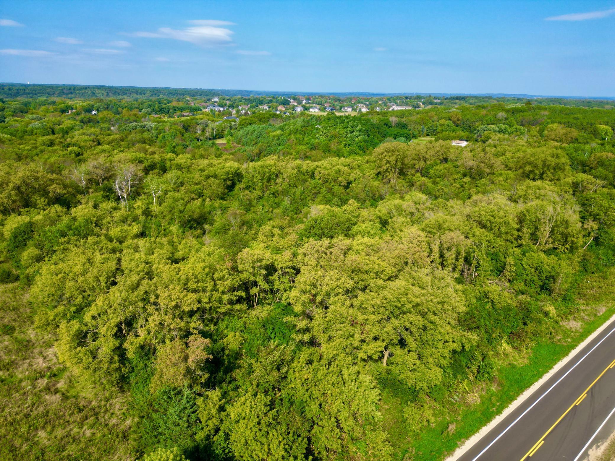 XXX Plainview Drive, River Falls, Wisconsin image 2