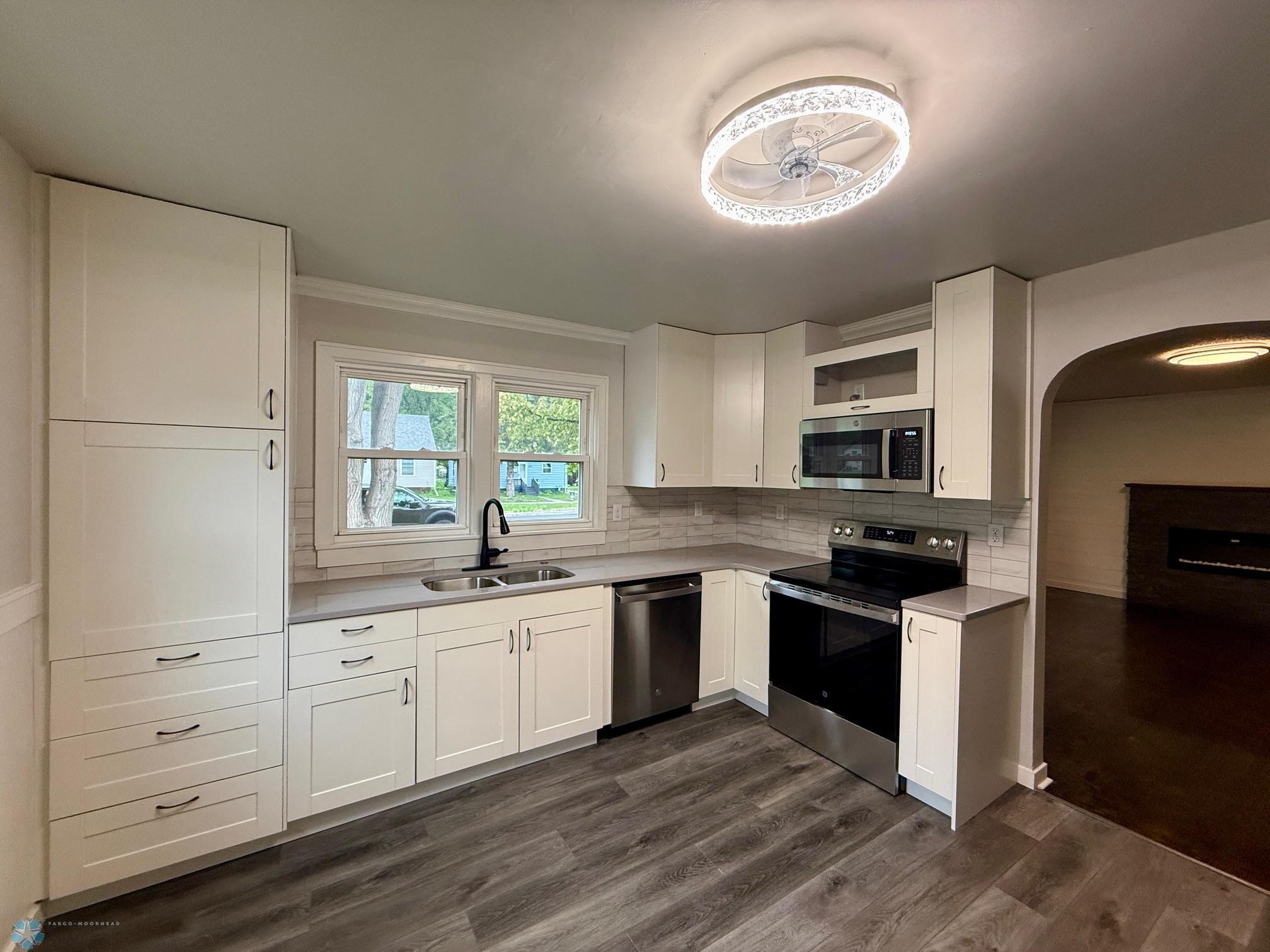 612 16th Street, Moorhead, Minnesota image 3
