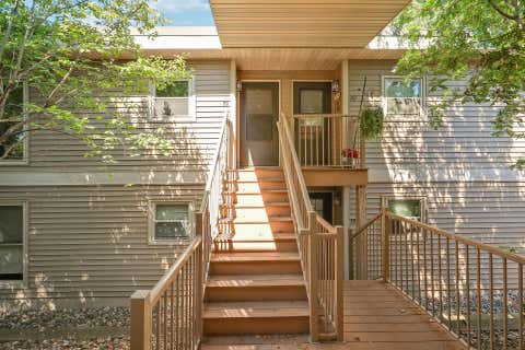 Condo For Sale - 110282 Village Road<br/> Chaska, MN 55318