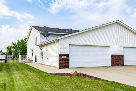 Homes For Sale - 955 42nd Avenue<br/> Cass County, West Fargo, ND 58078