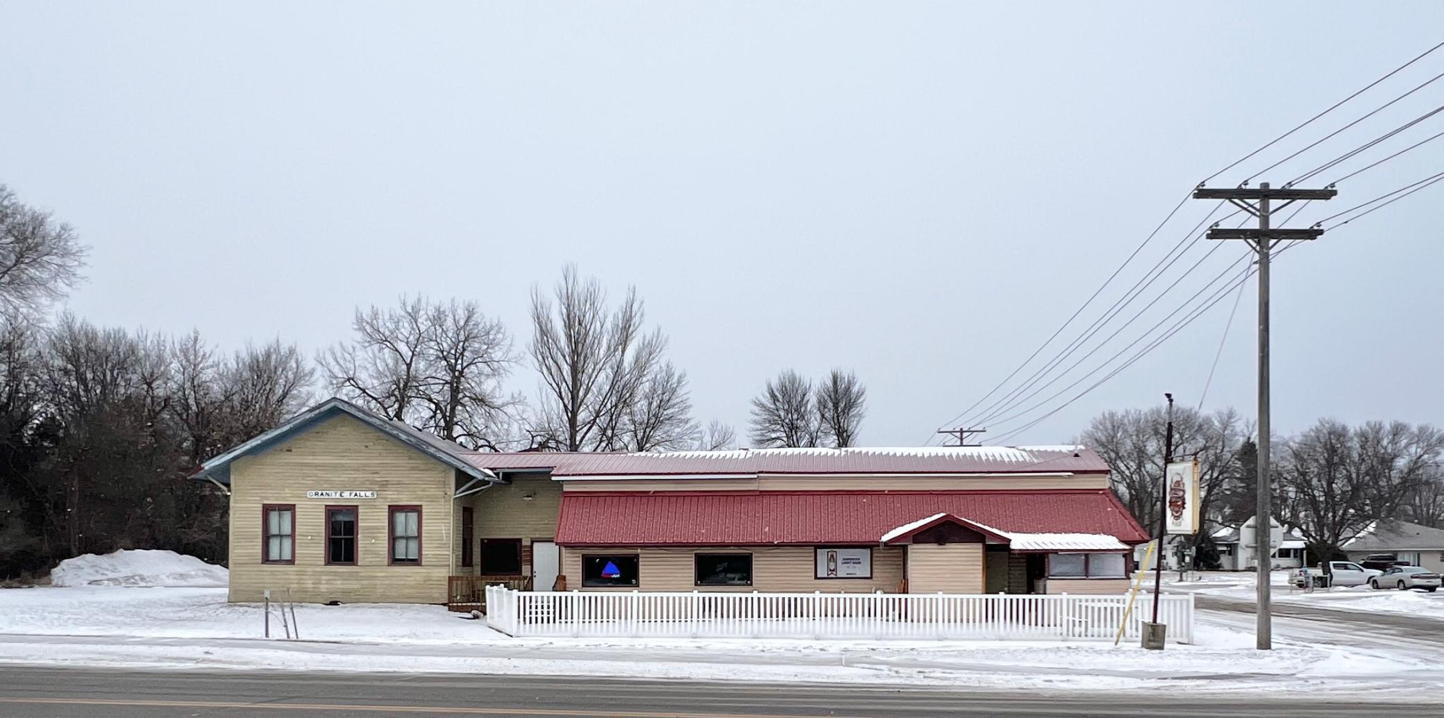 Tolley's Bar & Grill