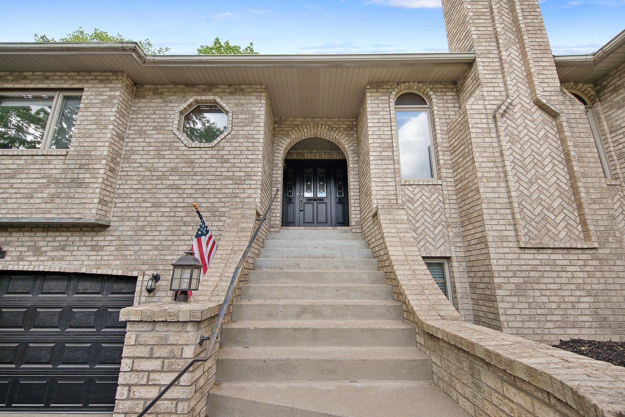 14510 Minnehaha Place, Wayzata, Minnesota image 6