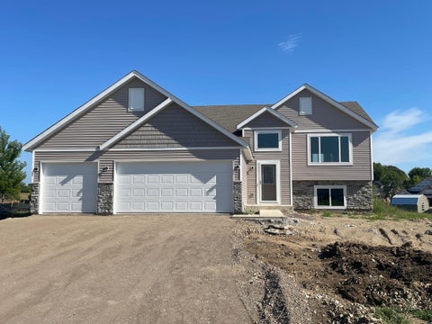 Homes For Sale - 2145 Violet Lane<br/> Rice County, Faribault, MN 55021