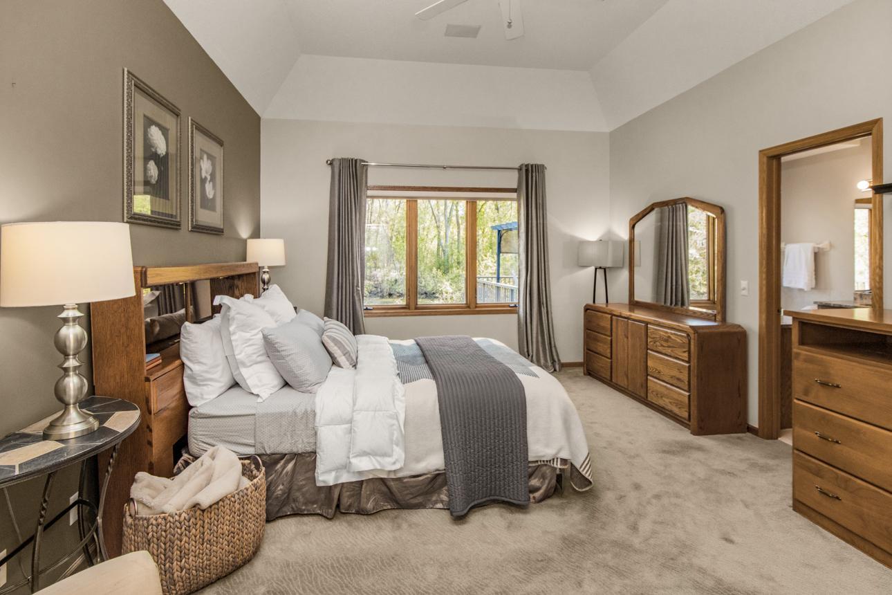 1840 Deer Pond Circle, Eagan, Minnesota image 16