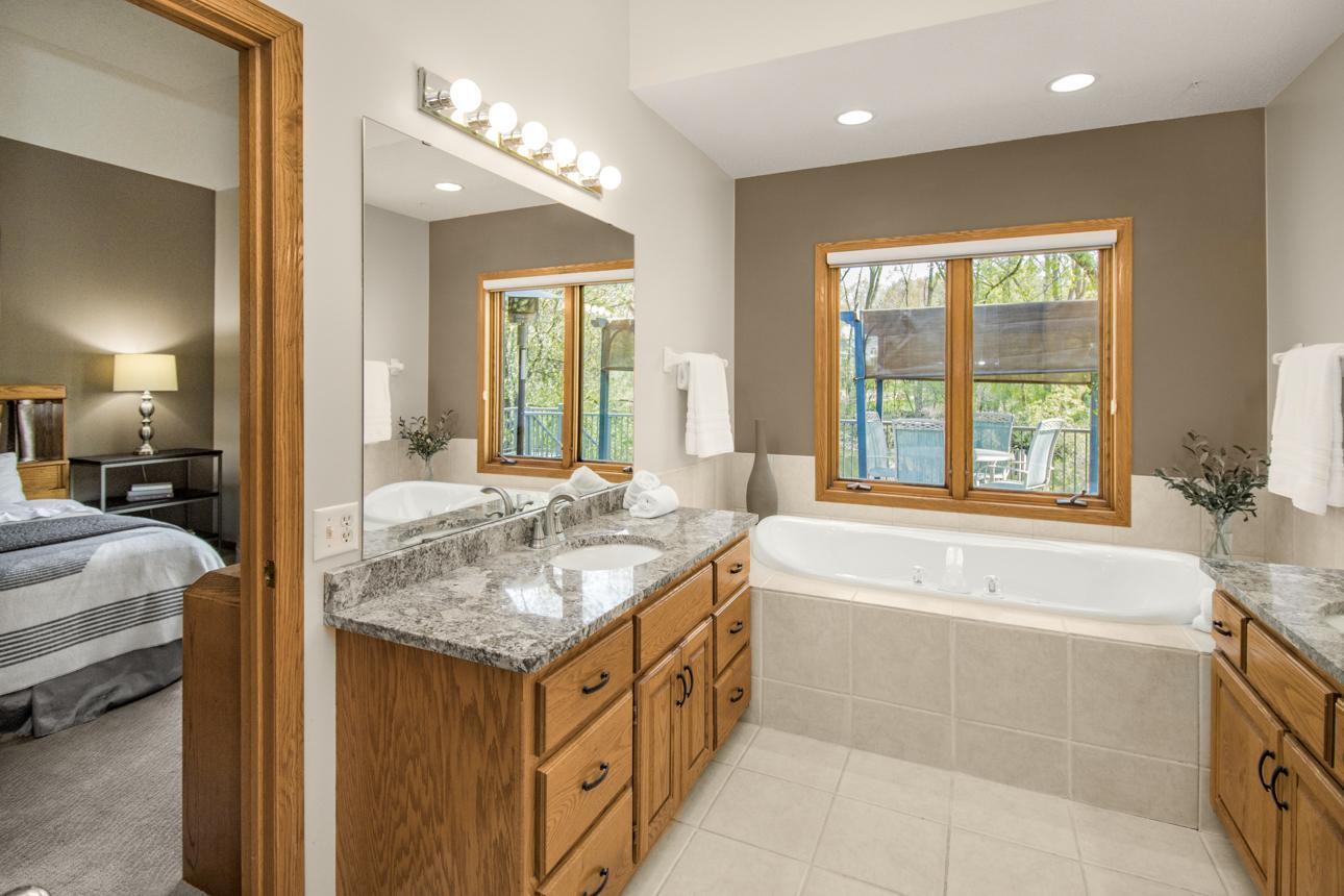 1840 Deer Pond Circle, Eagan, Minnesota image 18