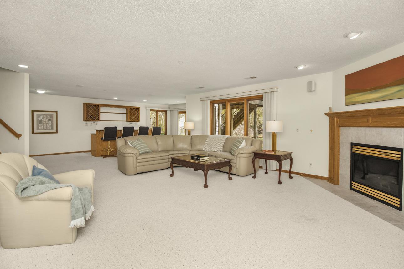 1840 Deer Pond Circle, Eagan, Minnesota image 26
