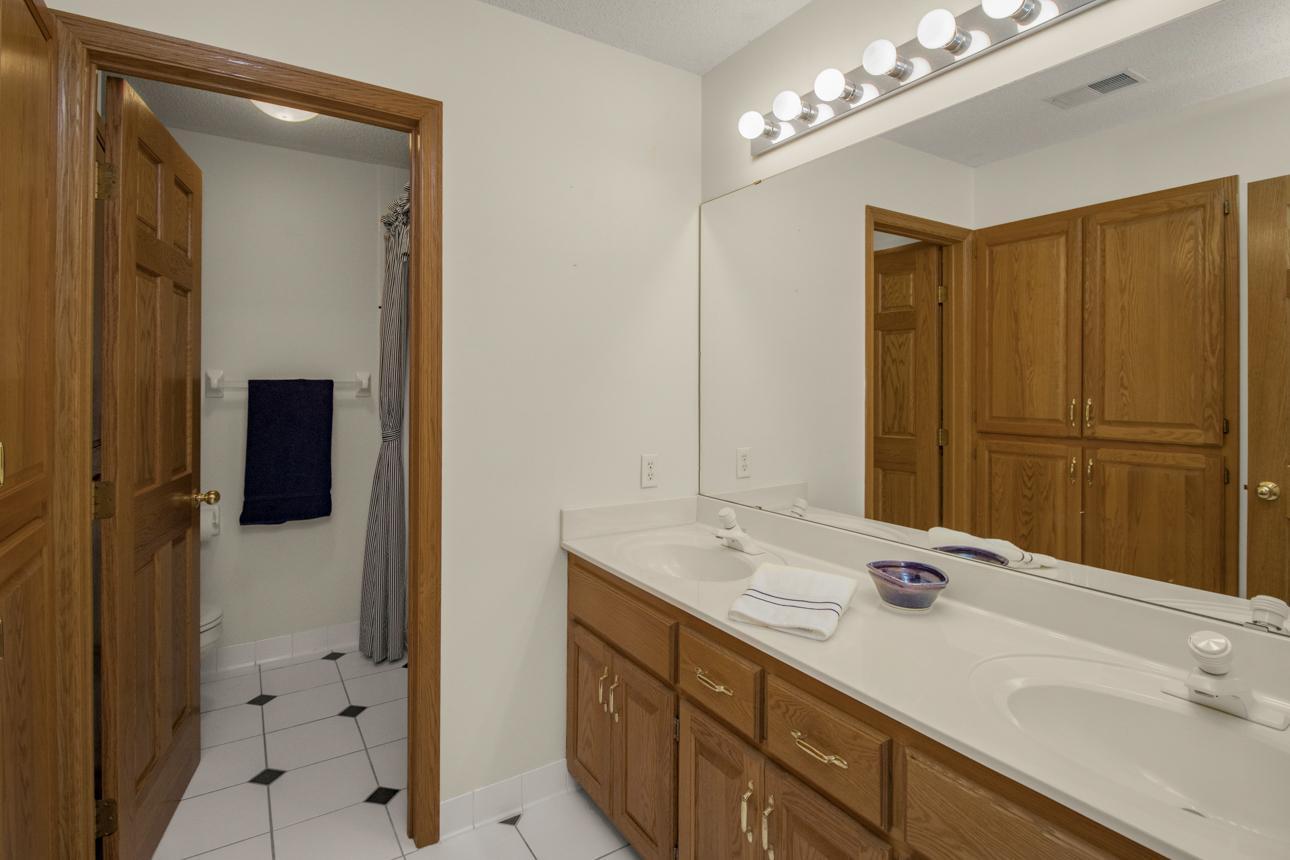 1840 Deer Pond Circle, Eagan, Minnesota image 30
