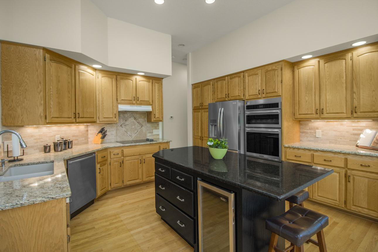 1840 Deer Pond Circle, Eagan, Minnesota image 10