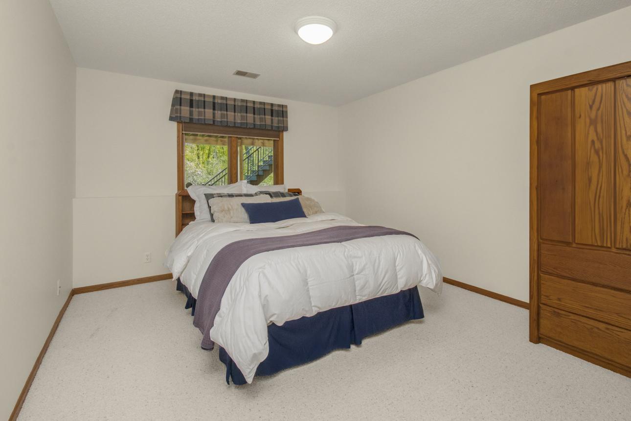 1840 Deer Pond Circle, Eagan, Minnesota image 31