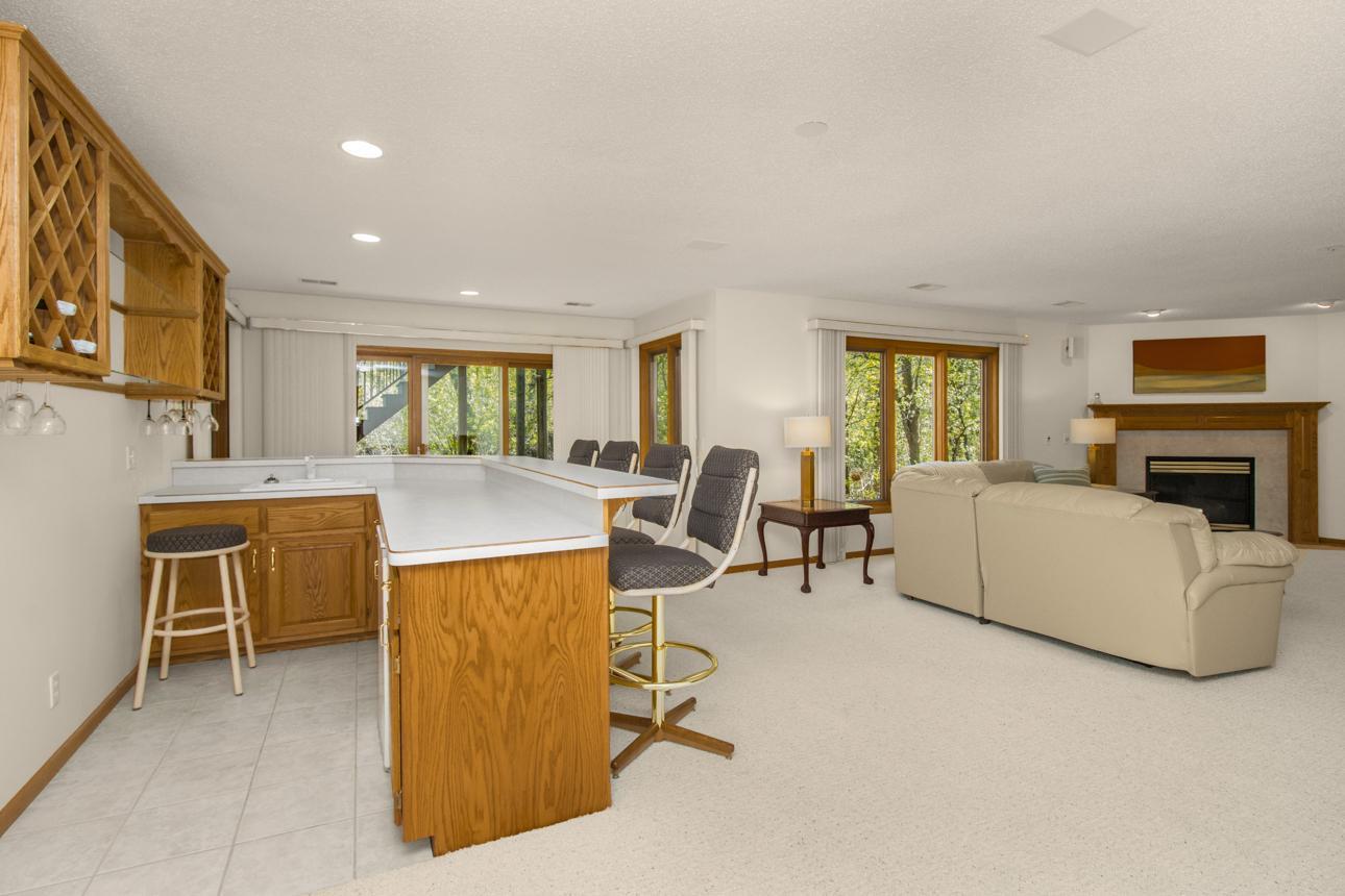 1840 Deer Pond Circle, Eagan, Minnesota image 27