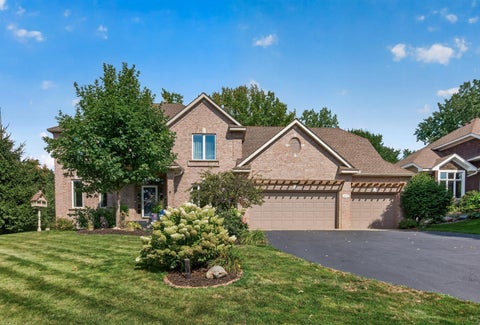 Homes For Sale - 10817 Cambridge Court<br/> Burnsville, MN 55337