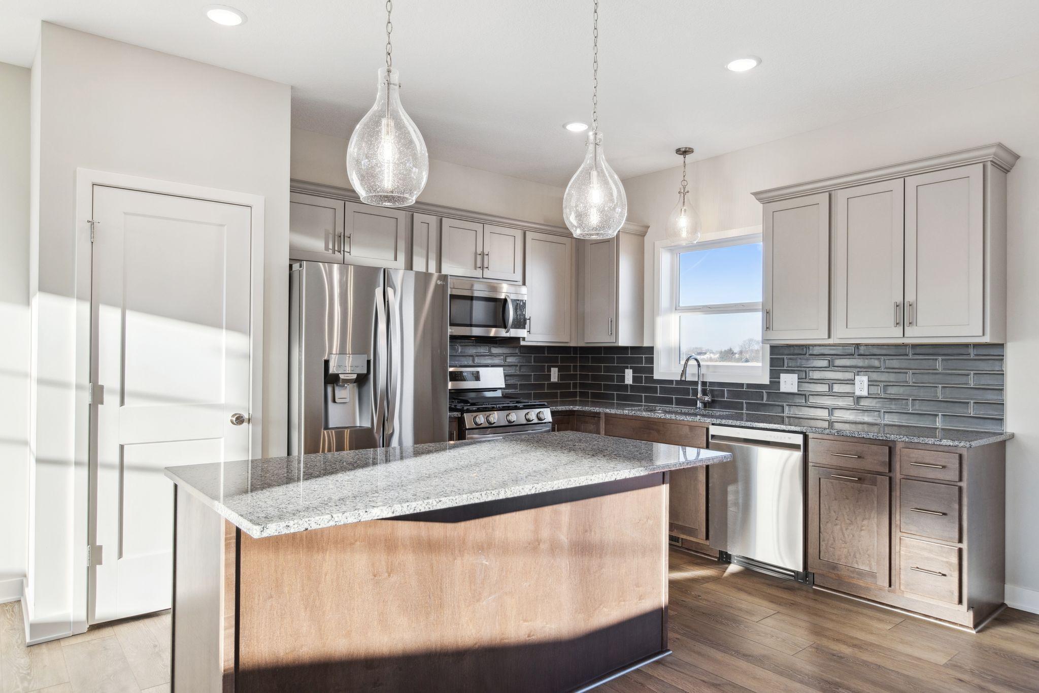 2701 213th Street, Farmington, Minnesota image 1
