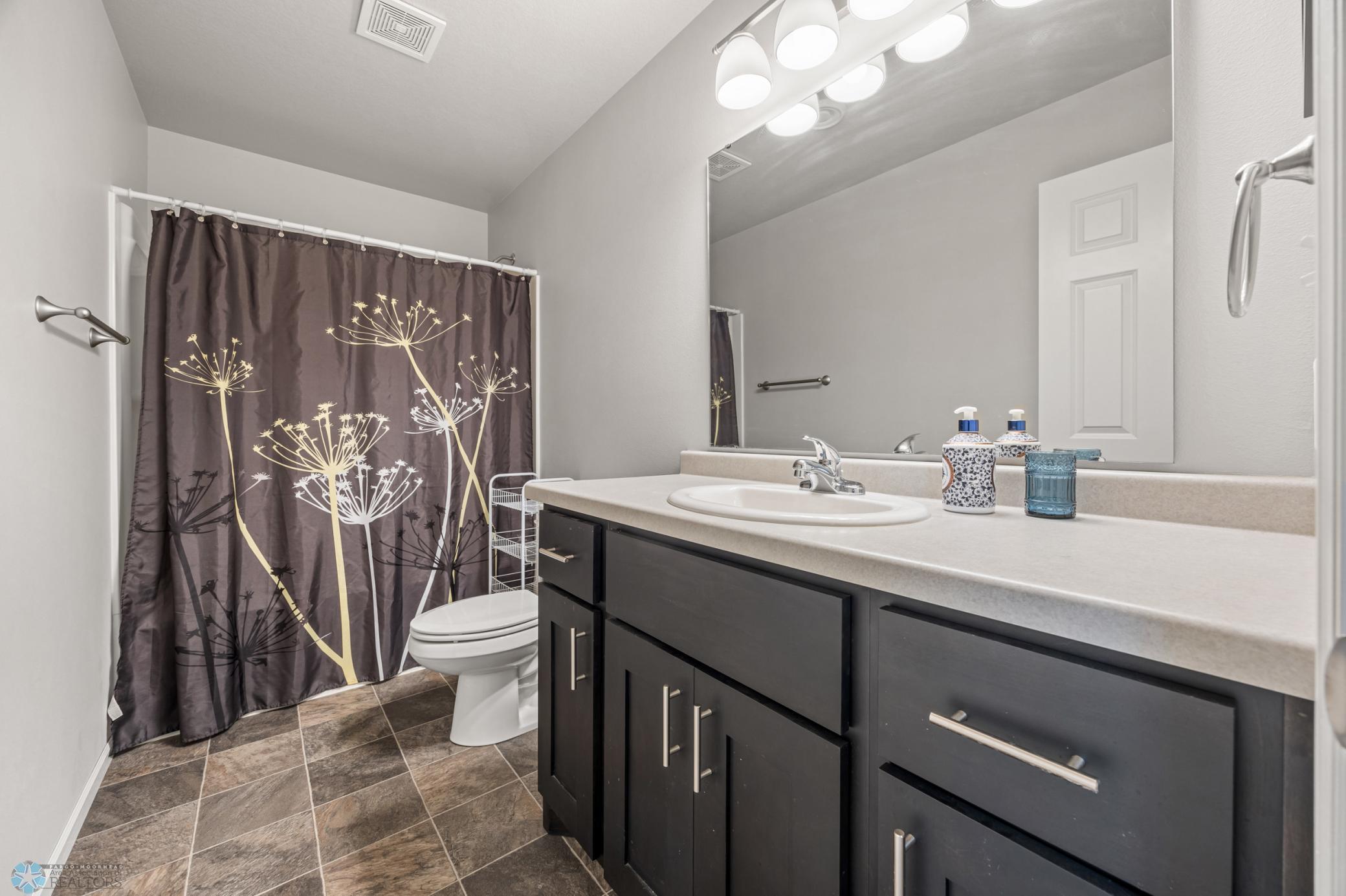1022 Eaglewood Avenue, West Fargo, North Dakota image 28