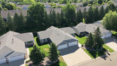 Townhouse For Sale - 7590 Newbury Road<br/> Woodbury, MN 55125