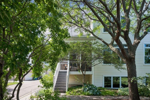 Townhouse For Sale - 2433 Columbus Court<br/> Minneapolis, MN 55404
