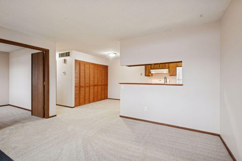 Condo For Sale - 2706 Brookdale Lane<br/> Brooklyn Park, MN 55444
