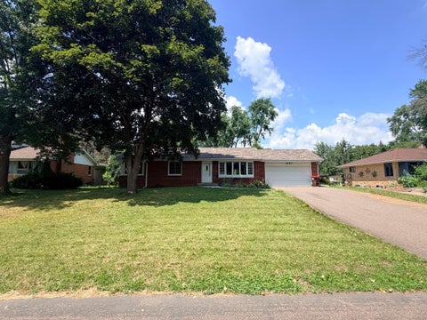 Homes For Sale - 2597 Southlawn Drive<br/> Ramsey County, Saint Paul, MN 55109