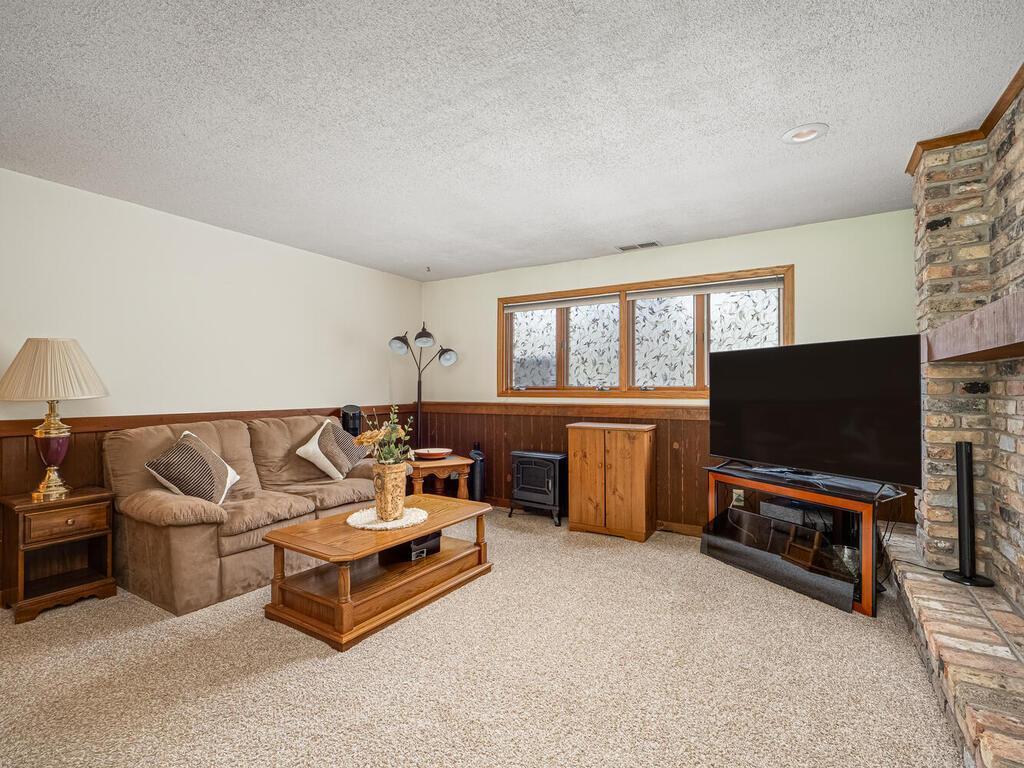 12033 Robin Road, Osseo, Minnesota image 19