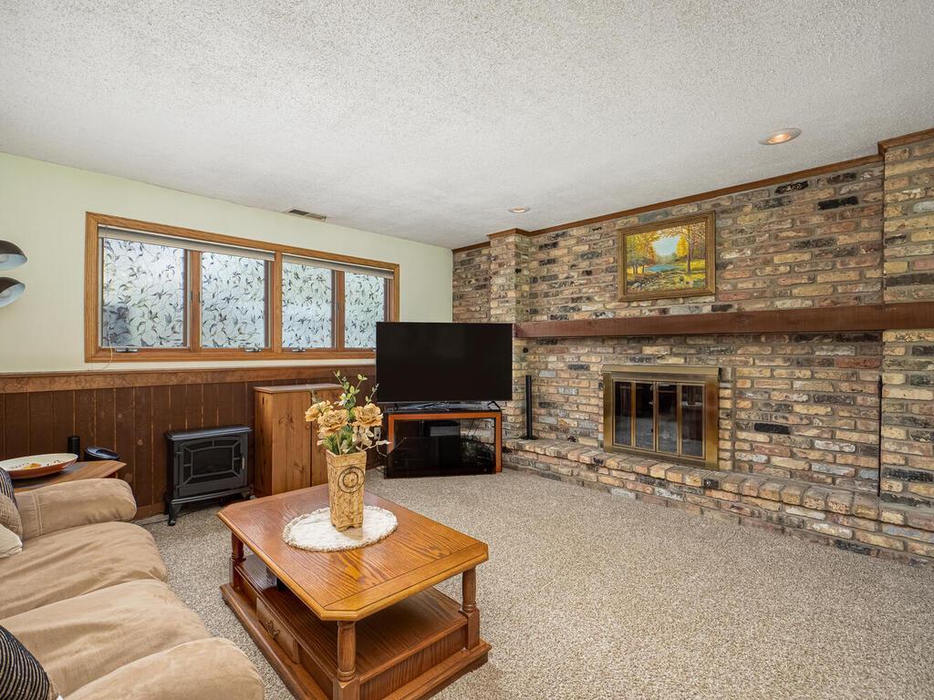 12033 Robin Road, Osseo, Minnesota image 18