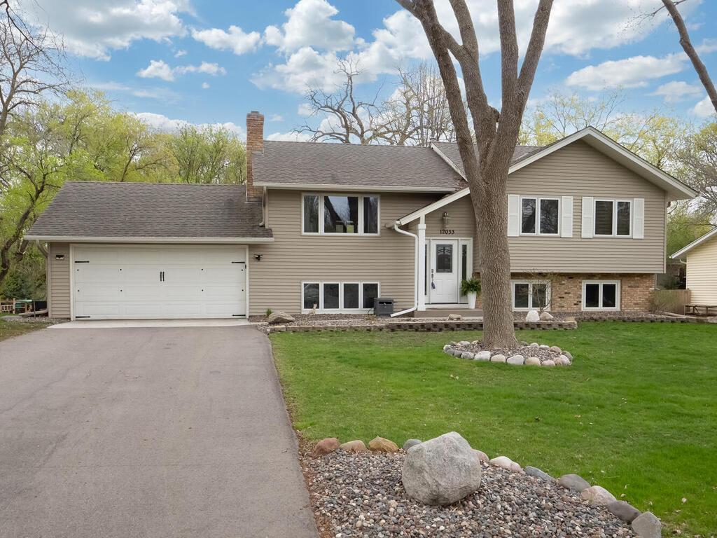 12033 Robin Road, Osseo, Minnesota image 3