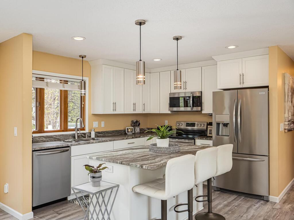 12033 Robin Road, Osseo, Minnesota image 11