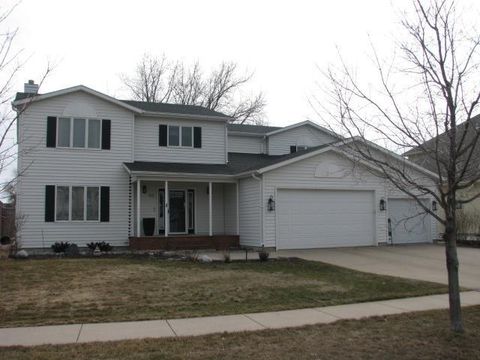 Homes For Sale - 916 42nd Avenue<br/> Cass County, Fargo, ND 58102