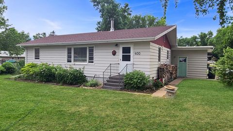 Homes For Sale - 400 Cottage Avenue<br/> Hendricks, MN 56136