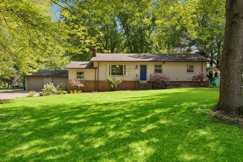 Homes For Sale - 9883 Brookview Road<br/> Saint Paul, MN 55125