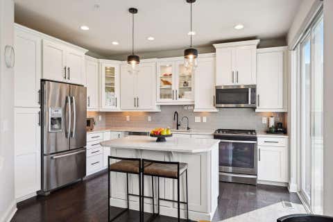 Townhouse For Rent - 8329 Goldenrod Lane<br/> Hennepin County, Osseo, MN 55369