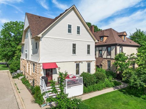 Homes For Sale - 2439 Park Avenue<br/> Hennepin County, Minneapolis, MN 55404