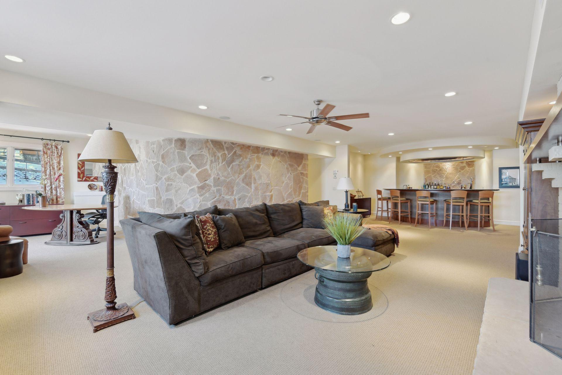 3061 Casco Point Road, Wayzata, Minnesota image 47