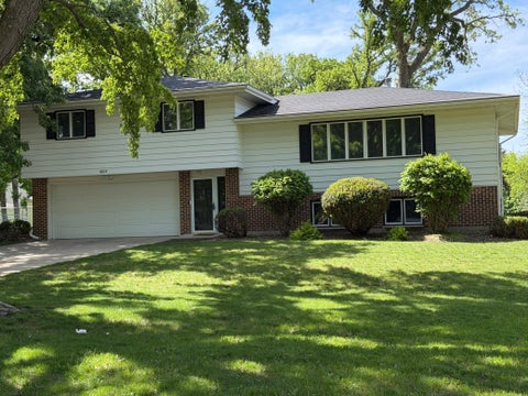 Homes For Sale - 1609 Gateway Drive<br/> Freeborn County, Albert Lea, MN 56007