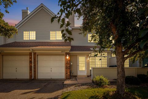 Townhouse For Sale - 10935 Oregon Avenue<br/> Bloomington, MN 55438