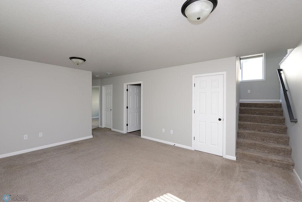 1039 Barnes Drive, West Fargo, North Dakota image 15