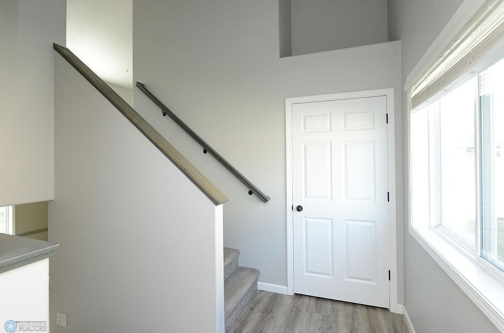 1039 Barnes Drive, West Fargo, North Dakota image 2