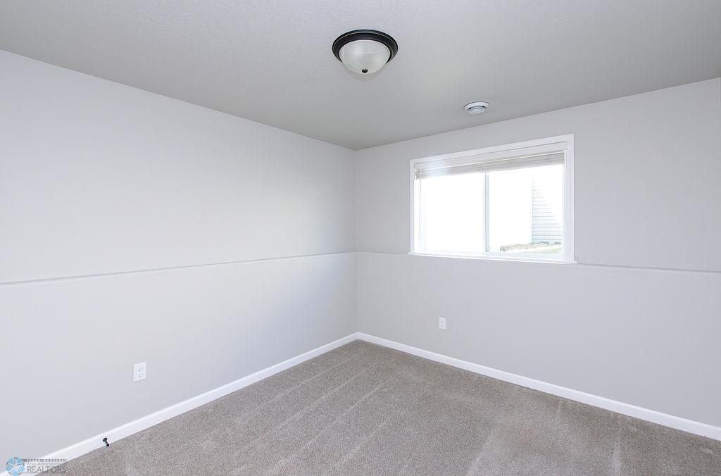 1039 Barnes Drive, West Fargo, North Dakota image 22