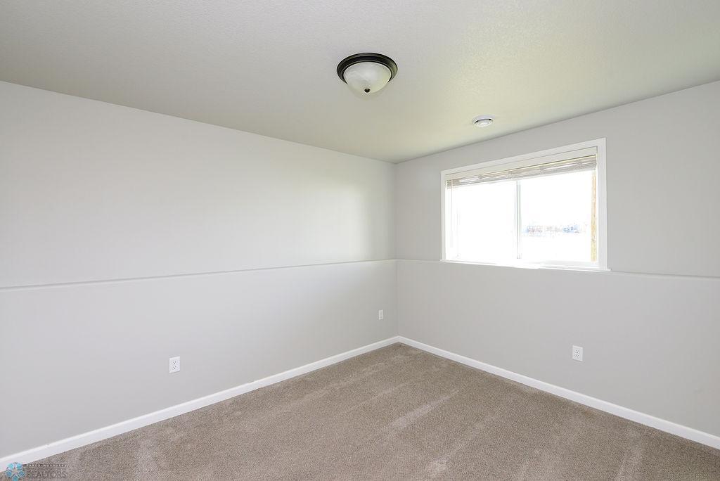 1039 Barnes Drive, West Fargo, North Dakota image 19