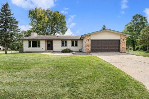 Homes For Sale - 1395 Oakwood Lane<br/> Owatonna, MN 55060