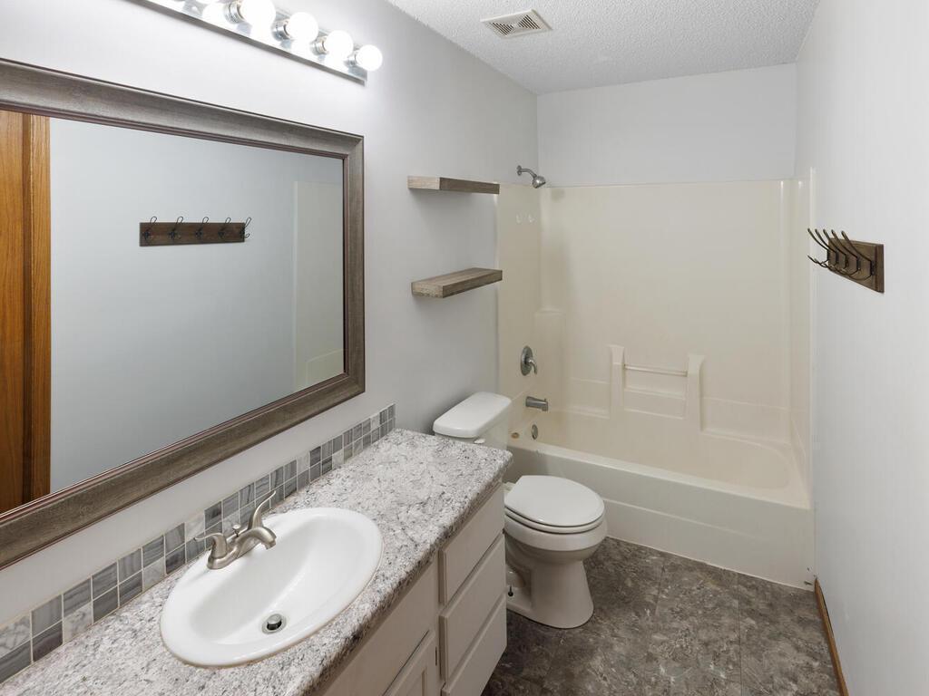 403 Circle Drive, Braham, Minnesota image 16
