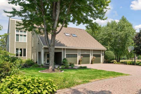 Homes For Sale - 10631 Niblick Lane<br/> Eden Prairie, MN 55347