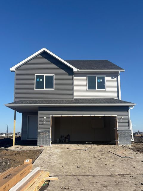 Homes For Sale - 6860 32nd Street<br/> Fargo, ND 58104